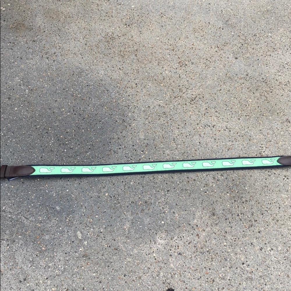 mens vineyard vines green whale belt, sz34